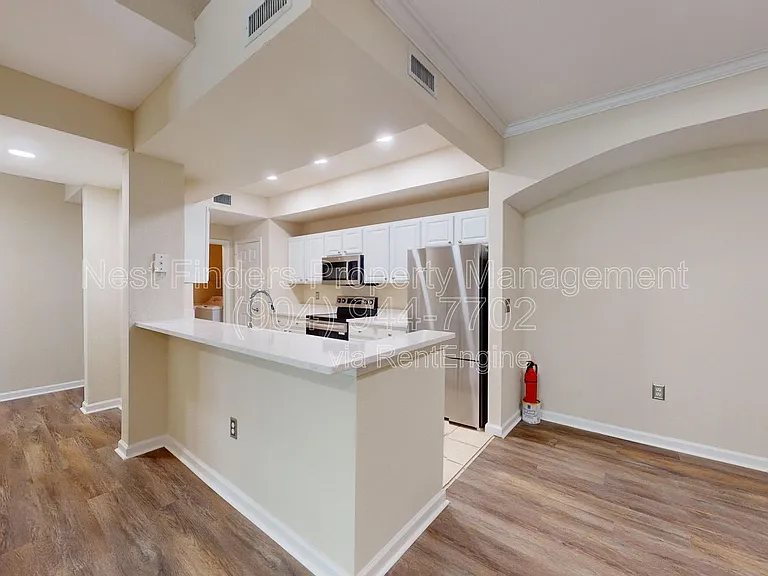 10075 Gate Pkwy N #1013 — Photo 5