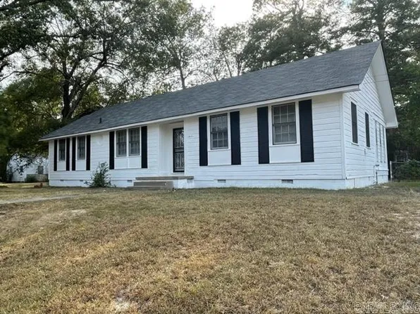 2820 S Ash St, Pine Bluff, AR 71603