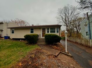 71 Mountain Top Ln, New Haven, CT 06513