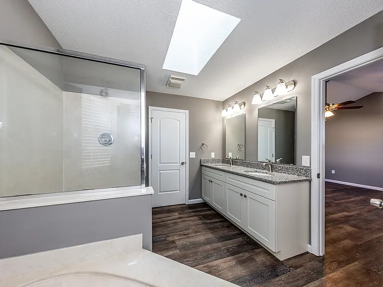 1113 S Walnut St — Photo 19