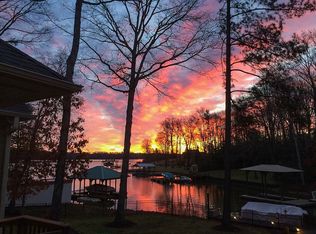 9121 Azalea Rd, Sherrills Ford, NC 28673