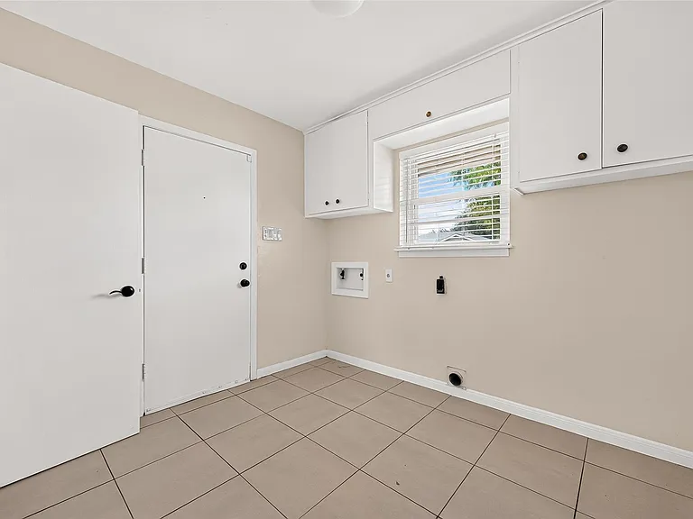 4002 Mischire Dr — Photo 25