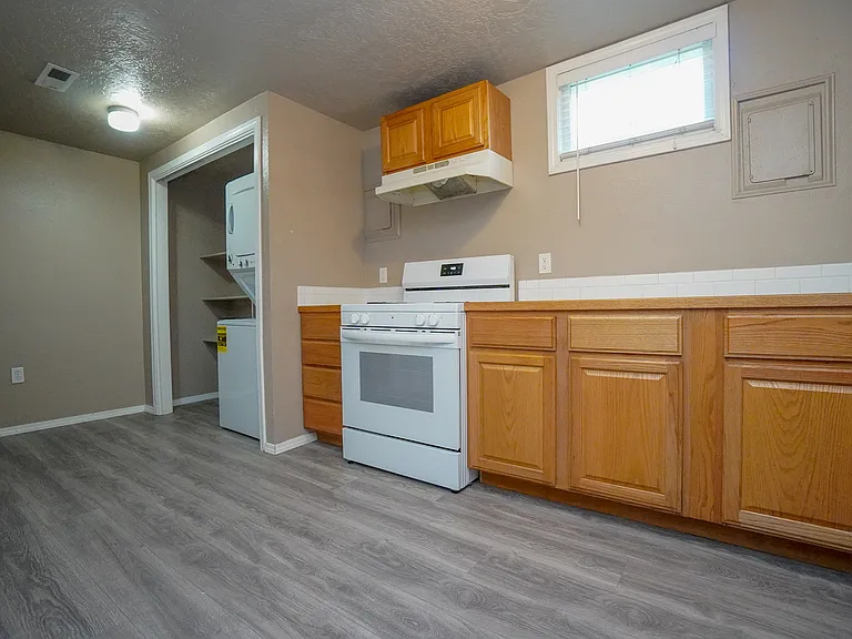 2210 S Owyhee St — Photo 12
