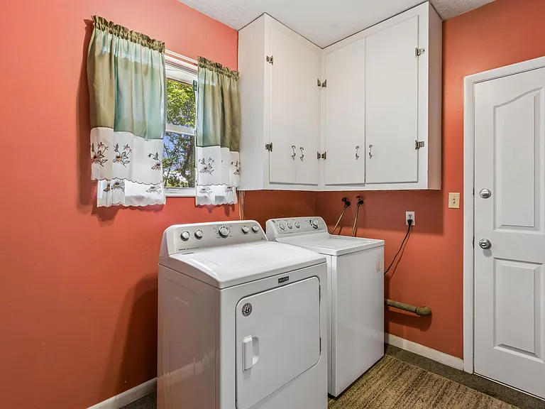 2406 Husson Ave — Photo 26