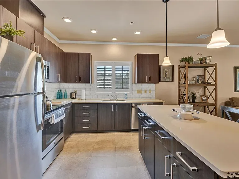517 W Rand Rd — Photo 5