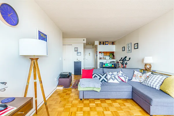 Rented by Modern Spaces | media 7