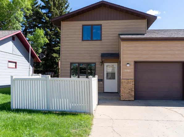 1401 11 1/2 Ave SW, Minot, ND 58701
