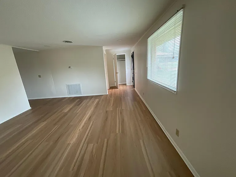 408 Cone St — Photo 11