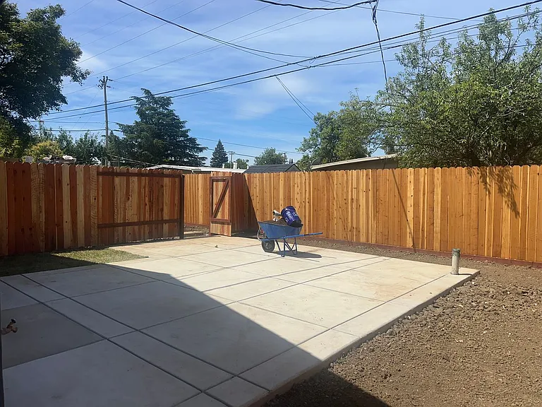 324 Plum St — Photo 16