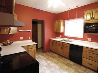 102 Jackson St, Wonewoc, WI 53968