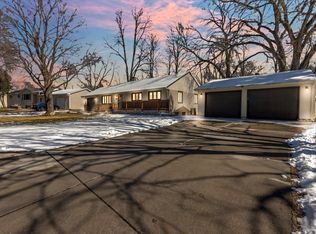 1894 Maryknoll Ave N, Maplewood, MN 55109