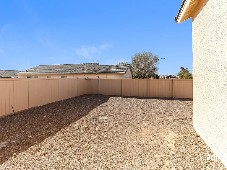 1927 Ona Marie Ave — Photo 14