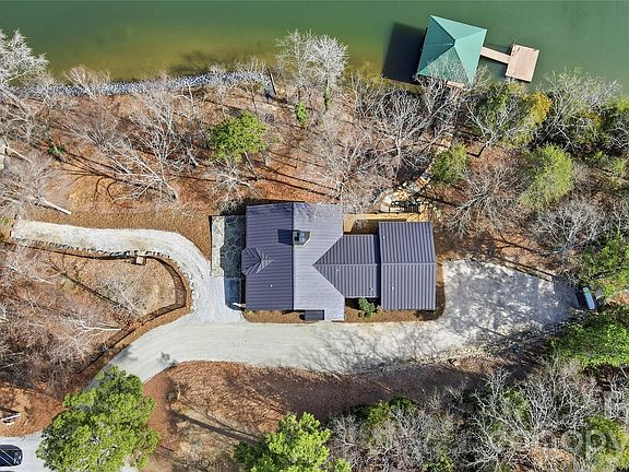 2nd image of 2295 Sussex Rd