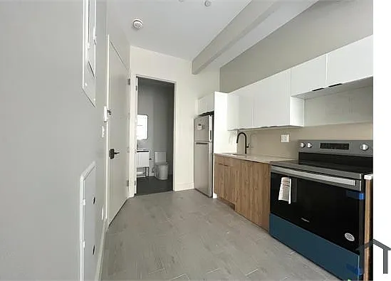 Studio, $2,525 — Photo 3
