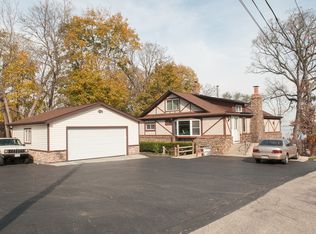 1 Lakeside Ln APT 1, Fox Lake, IL 60020