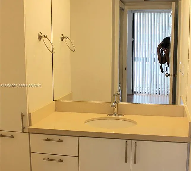 2333 Brickell Ave #1004 — Photo 14