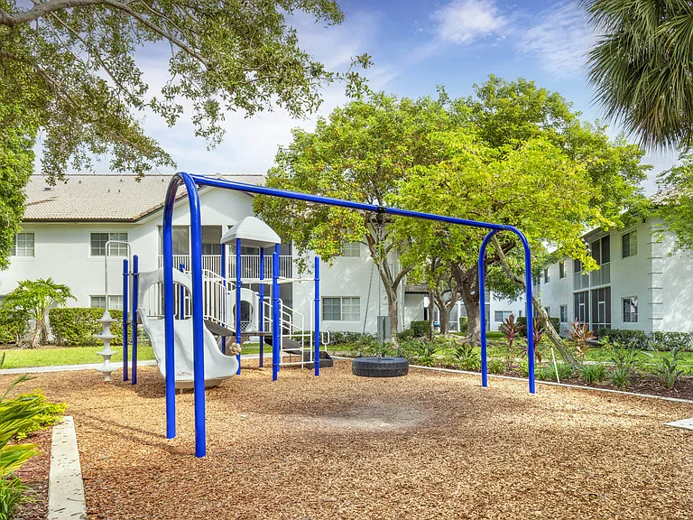 Bell Coconut Creek — Photo 27