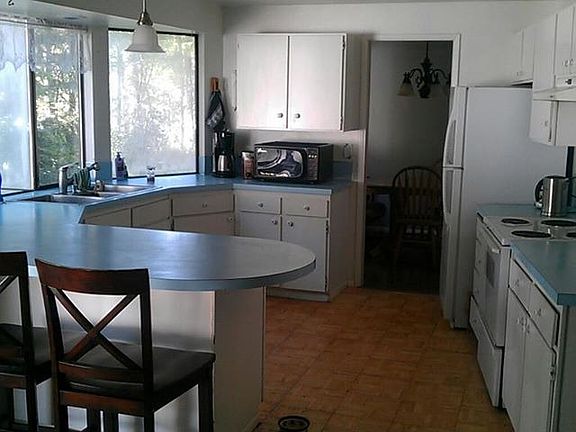 3rd image of 1100 Stavis Drive East NW