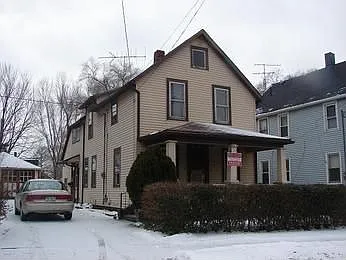 318 E 25th St photo 1