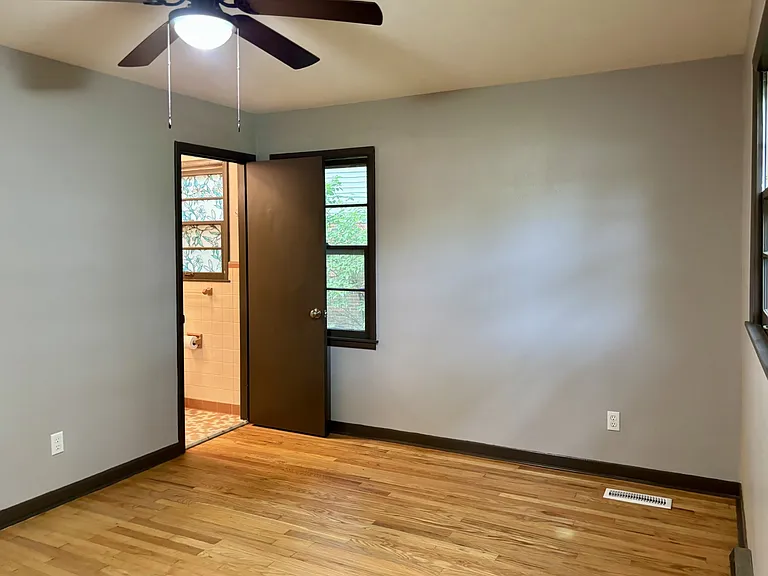 302 Hampton Rd — Photo 9