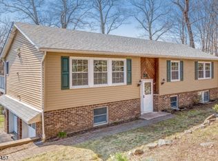 34 Audubon Rd, Hewitt, NJ 07421