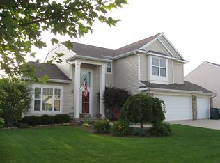 7282 Old Mission Dr NE, Rockford, MI 49341