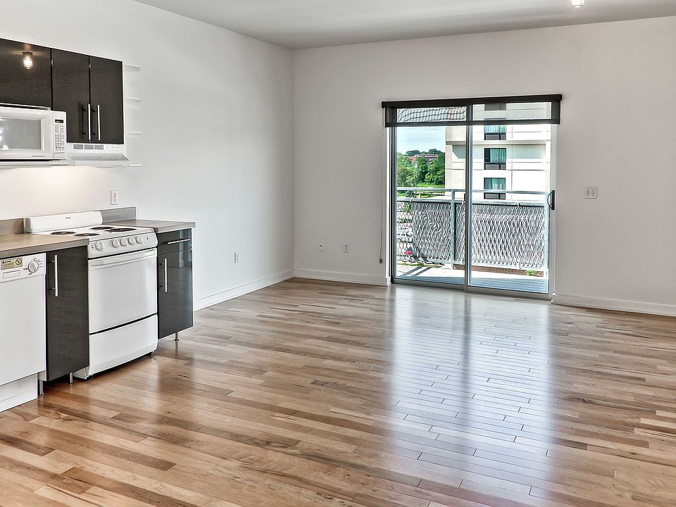 1st image of 1313 Cuming St APT 401