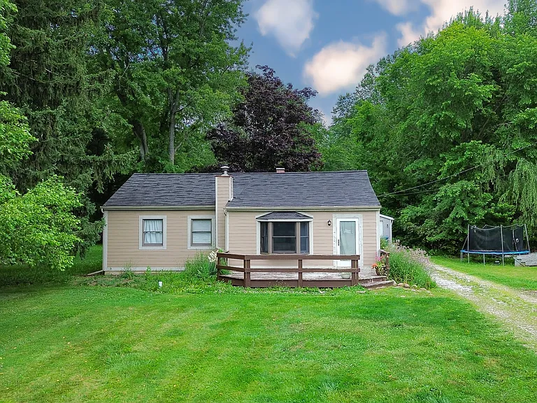 3185 Nagle Rd — Photo 9