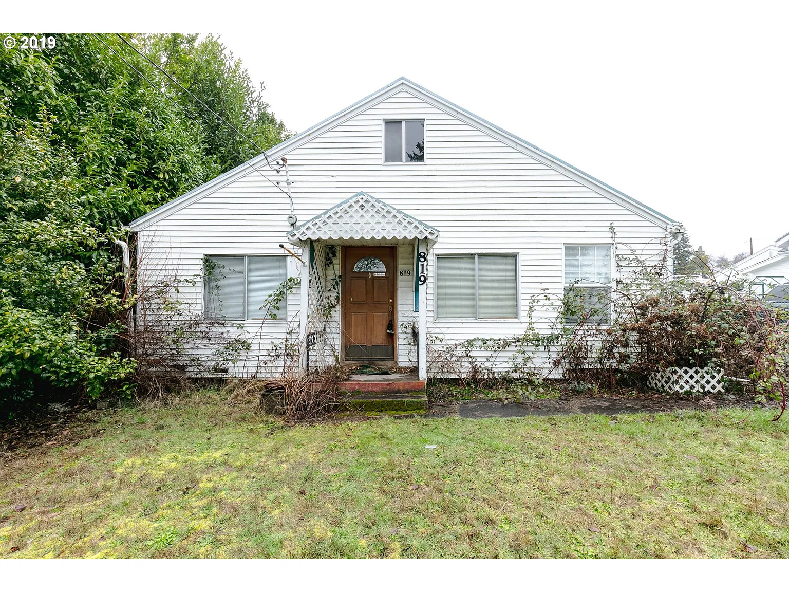 819 W Main St photo 1