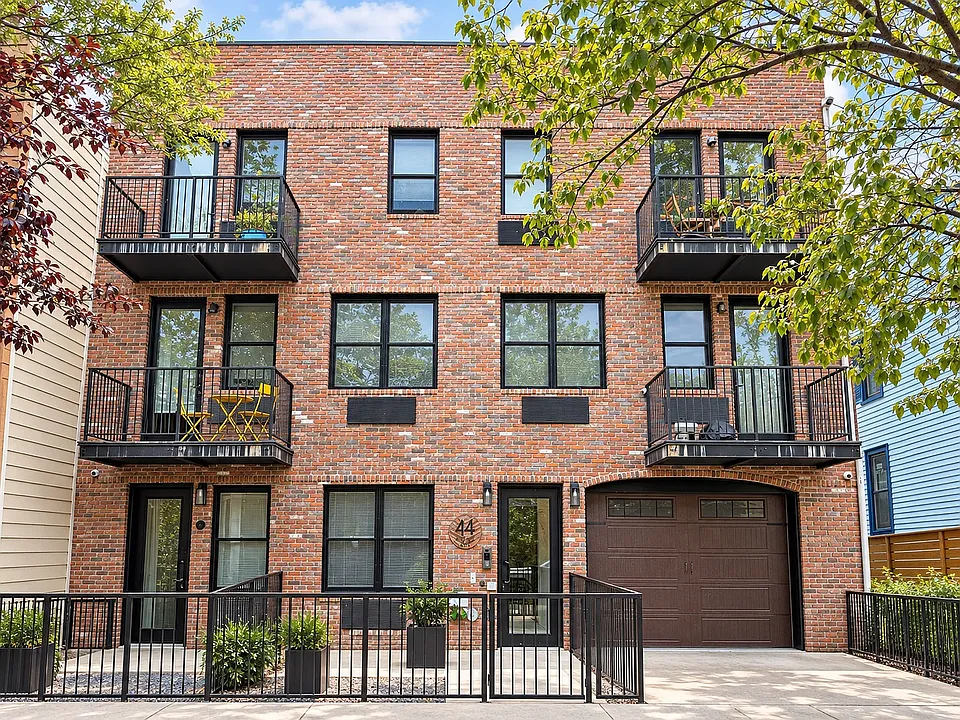 44 Euclid Ave #3C