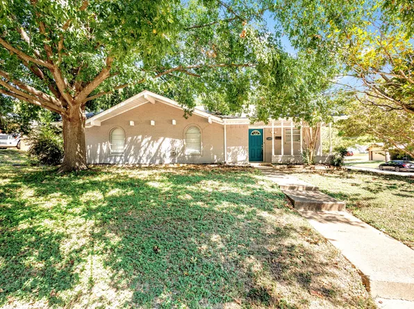 1402 Juneau St, Grand Prairie, TX 75050