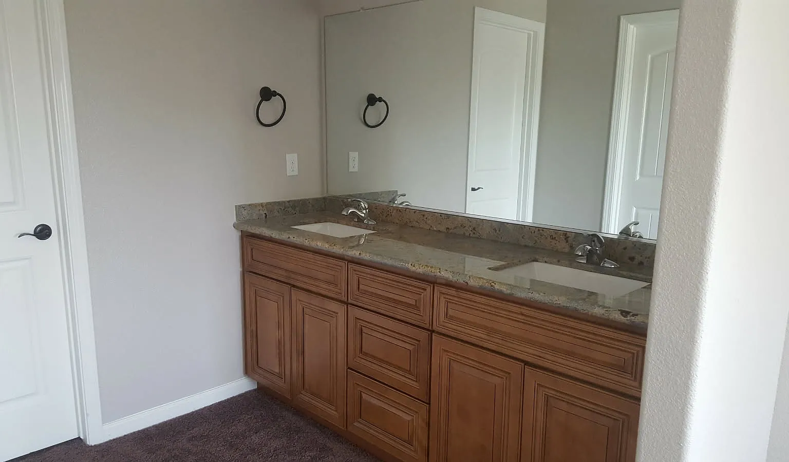 3 bed, 1727 sqft, $2,500 — Photo 1