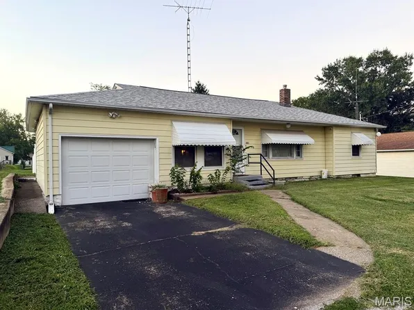 303 E Davis St, Ava, IL 62907