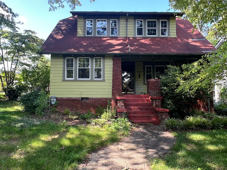 Forest Hill Dr