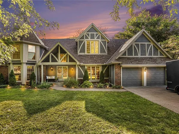 15812 Overbrook Ln, Overland Park, KS 66224