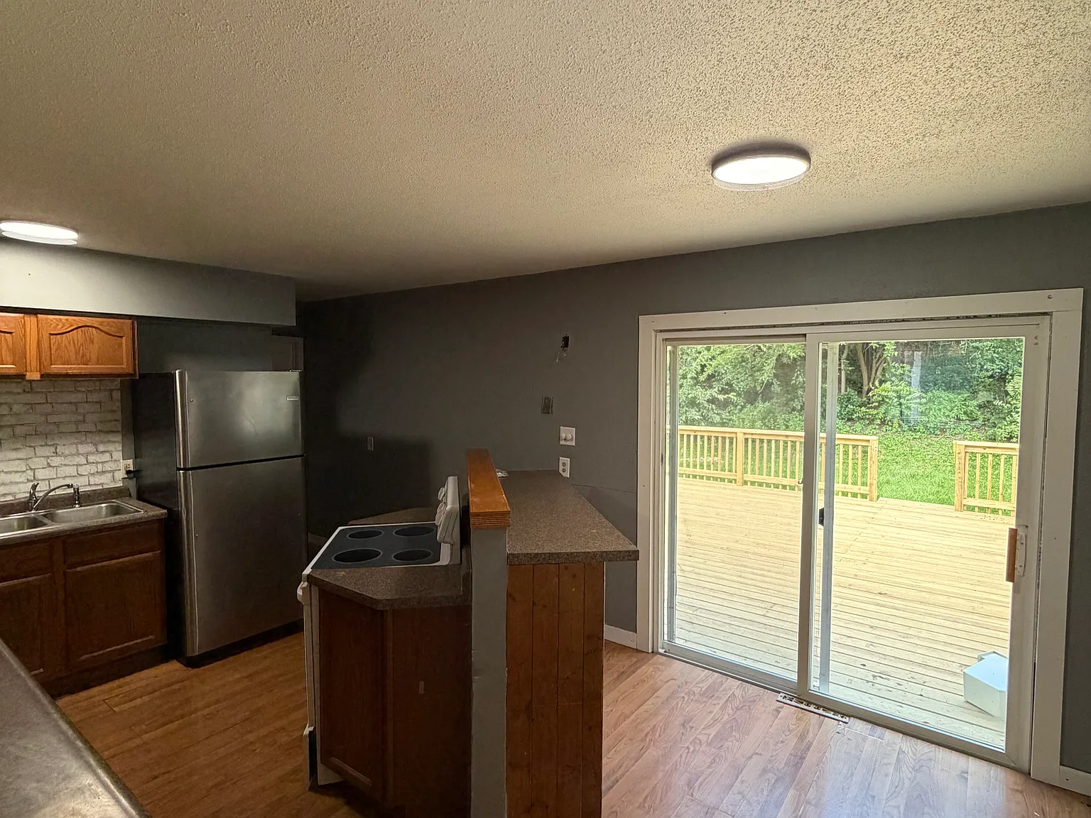 4 bed, 1456 sqft, $1,499 — Photo 2