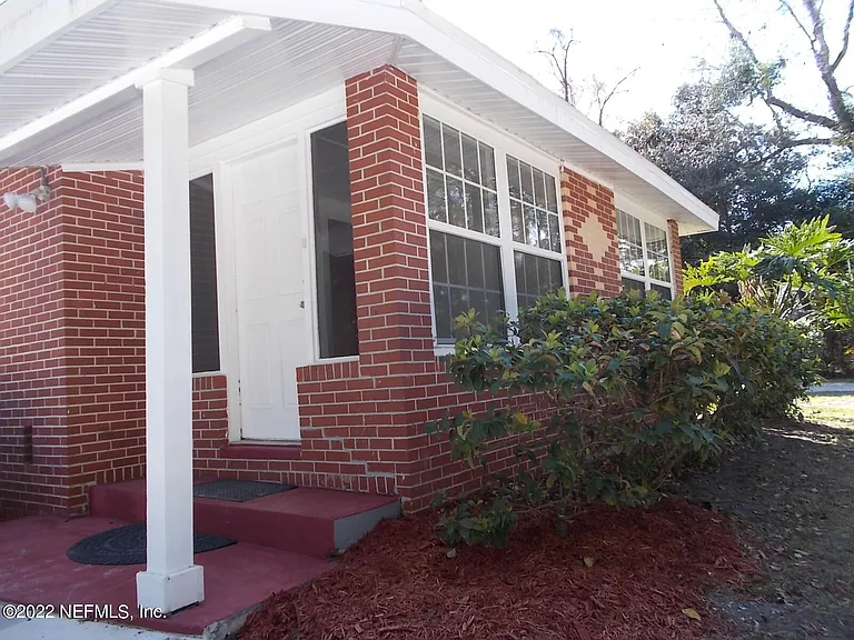 5738 Cruz Rd — Photo 2