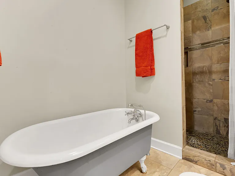 11 Taylor St — Photo 16
