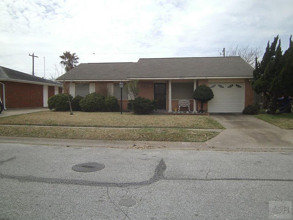 1st image of 2813 Pine St