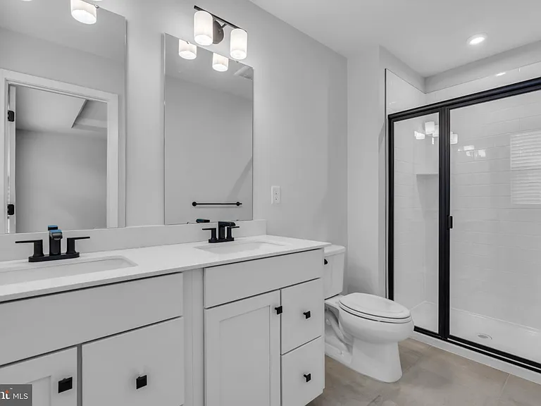 9 Foxwood Dr — Photo 22