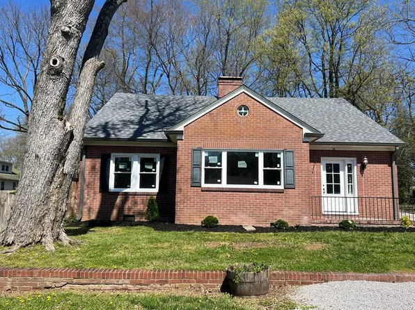 202 Country Club Ln, Hopkinsville, KY 42240