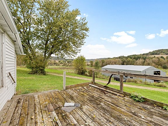 3rd image of 24657 Norway Valley Road W