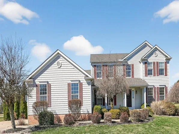 6740 Bridgestone Cir NE, Canton, OH 44721