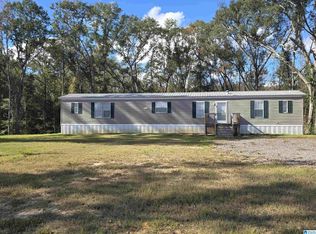 21547 Powers Loop, Moundville, AL 35474