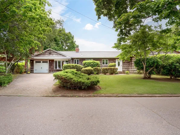 4 N Balin Court, South Setauket, NY 11720