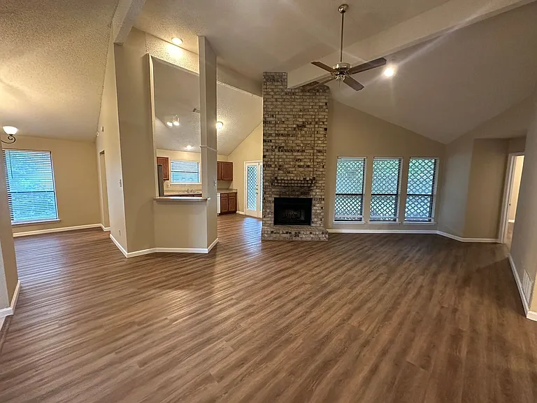 6416 Brookhaven Trl — Photo 4
