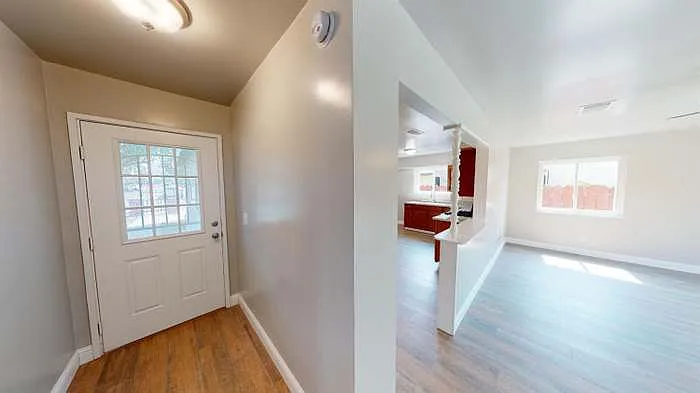 3245 N Claremont Ave #1 — Photo 8