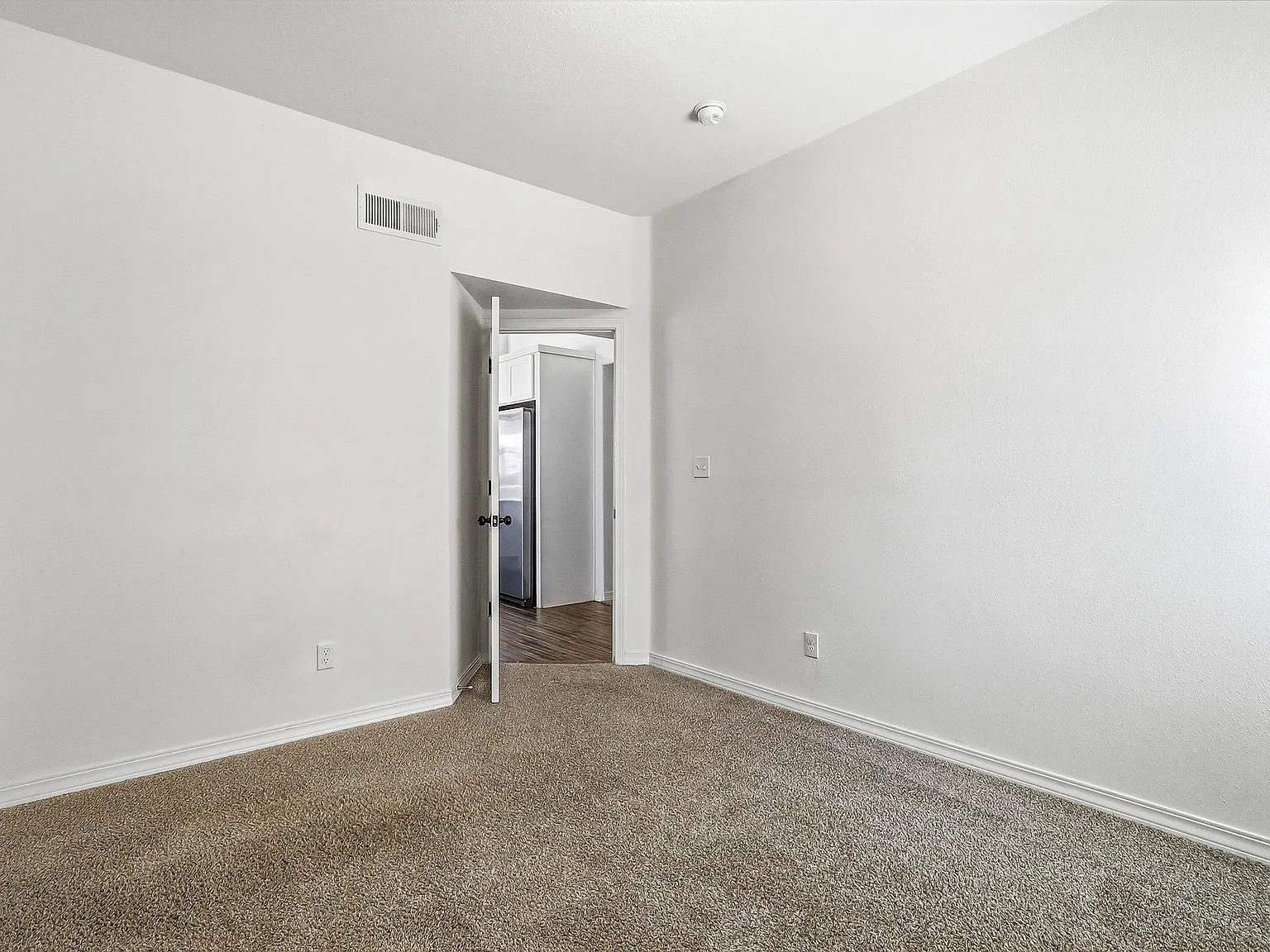 13659 Everingham - 1 — Photo 3