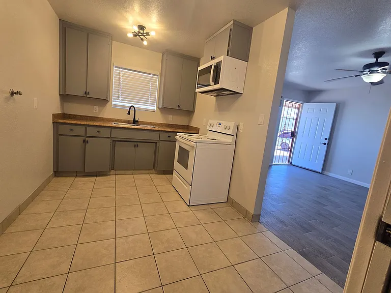 1206 King Ave #C — Photo 2