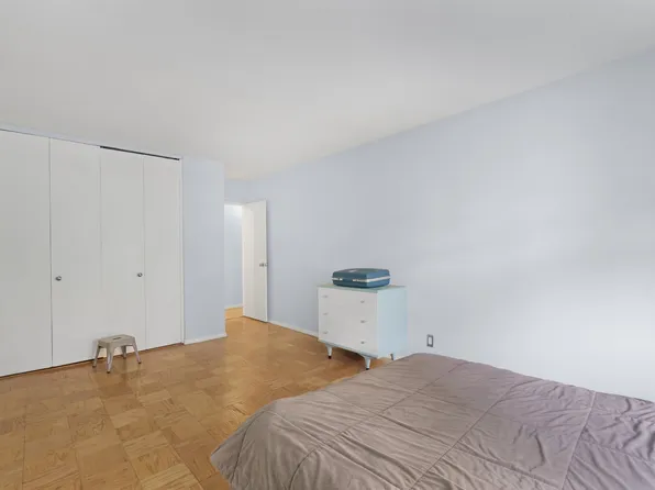 201 Saint Pauls Avenue image 9 of 29